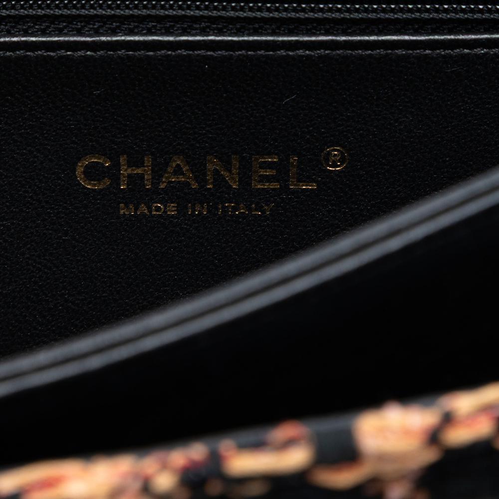 Pre-Loved Chanel Medium Quilted Tweed Beauty Lock Flap - Picture 5 of 7
